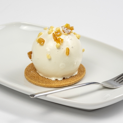 3D bol witte chocolade mousse sinaasappelvulling 3D bol witte chocolade mousse sinaasappelvulling